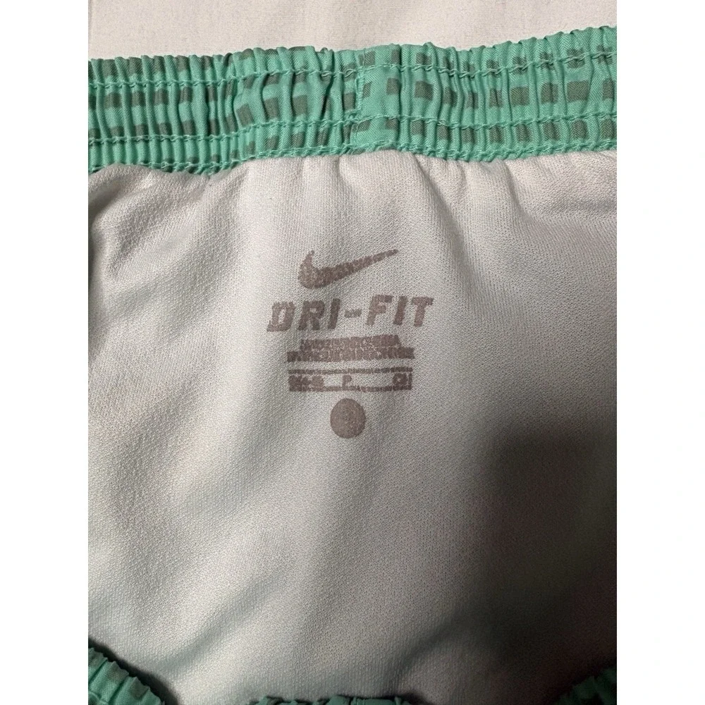 Nike Dri Fit Athletic Shorts Women's Size Small Green Pockets